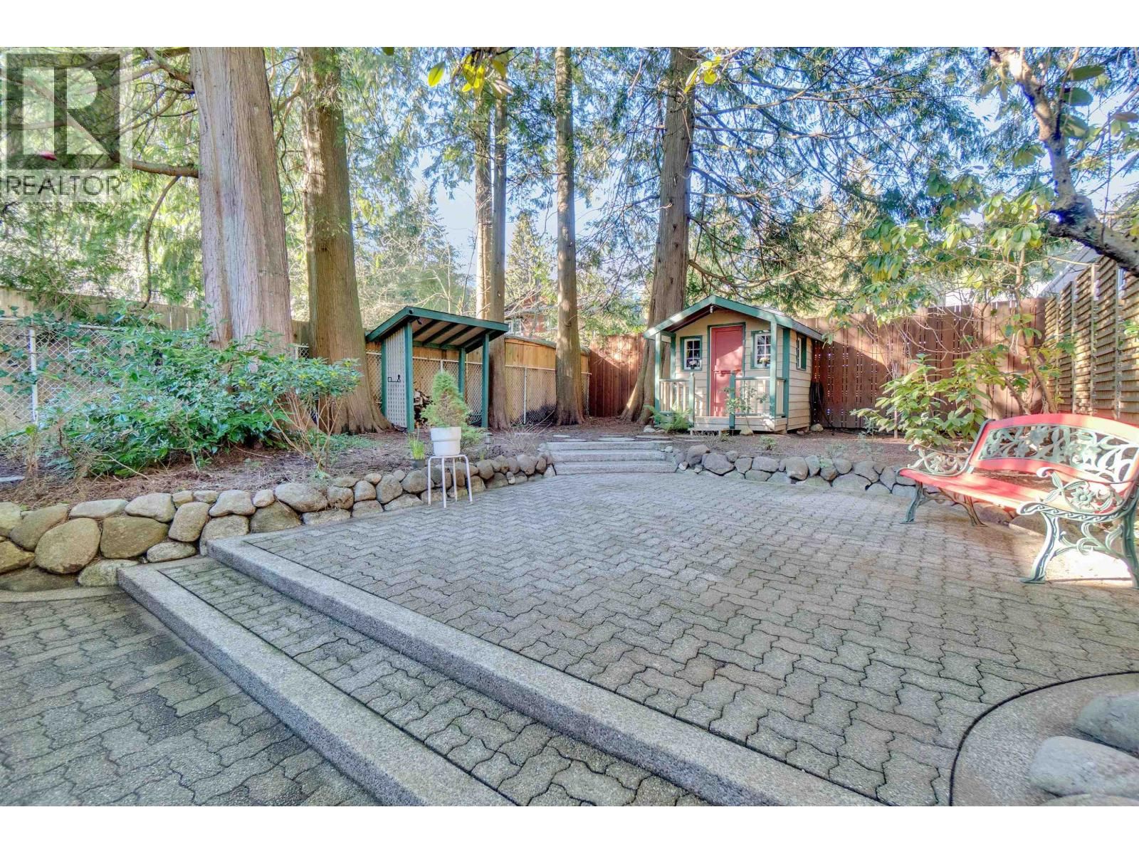 1652 COLEMAN STREET Image 35