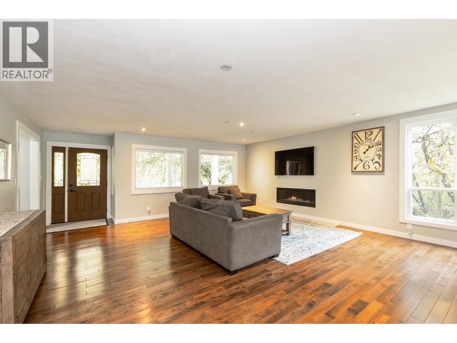 24445 104 AVENUE Image 8