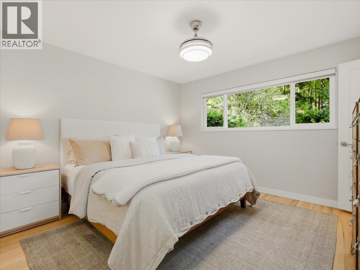 1392 CHAMBERLAIN DRIVE Image 11