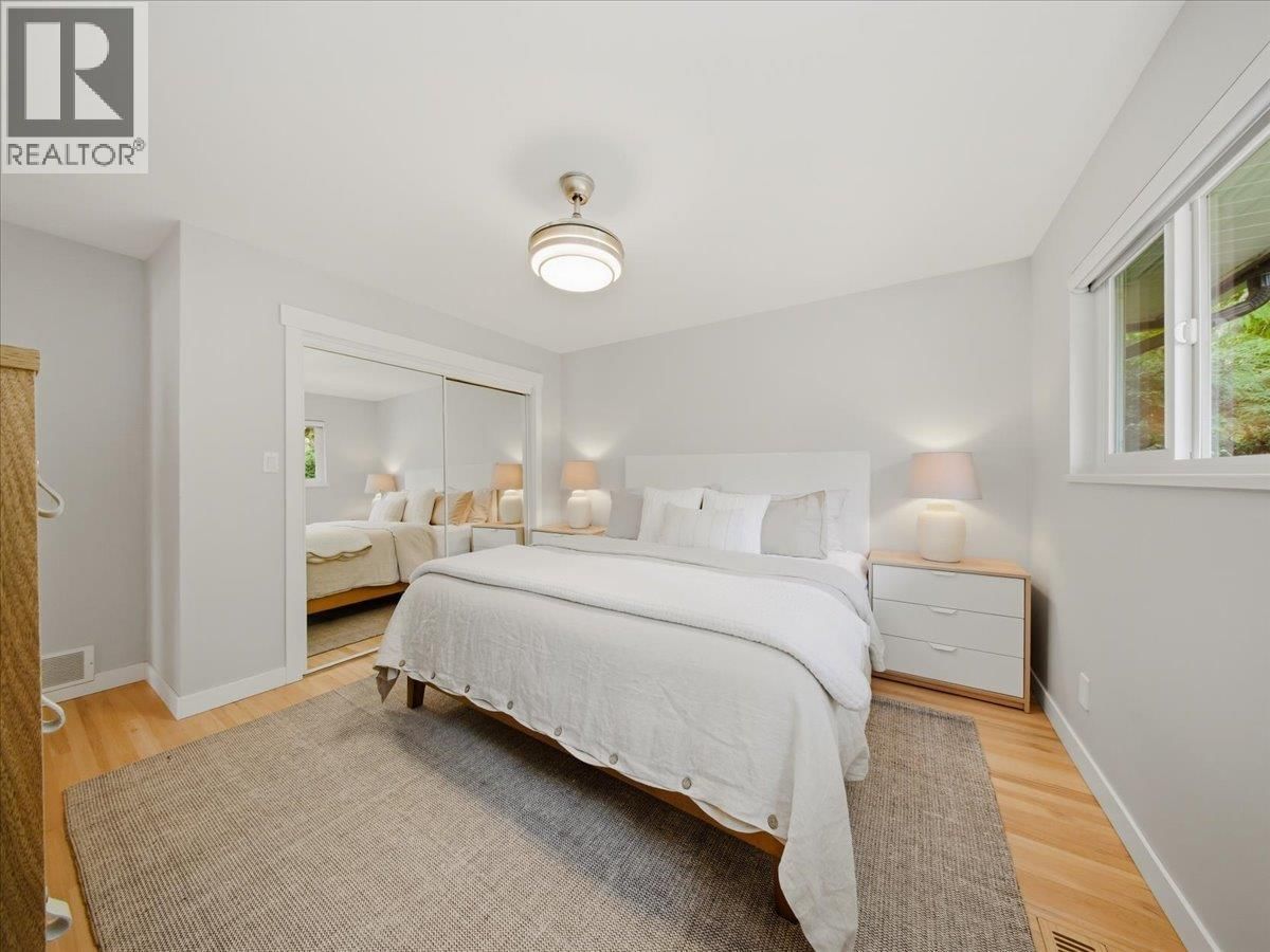 1392 CHAMBERLAIN DRIVE Image 12