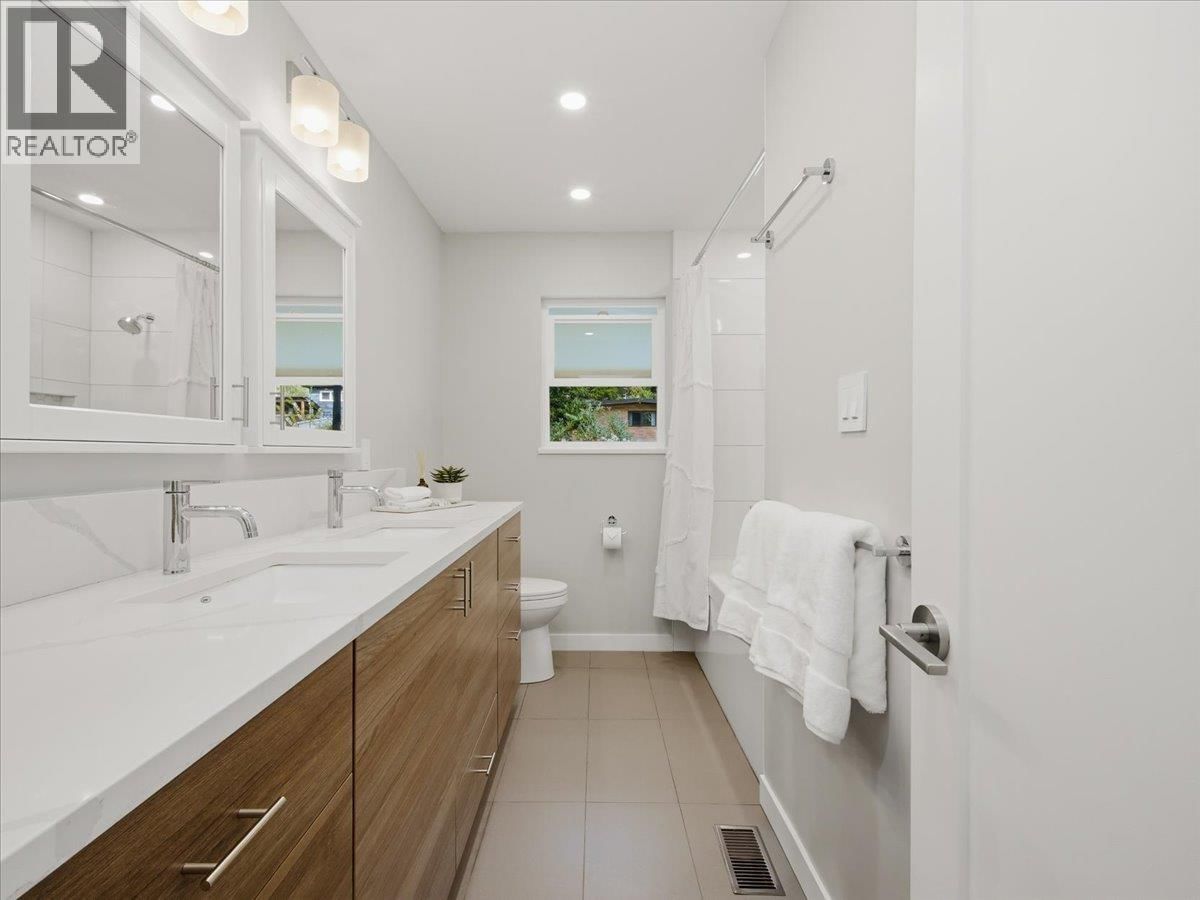 1392 CHAMBERLAIN DRIVE Image 17