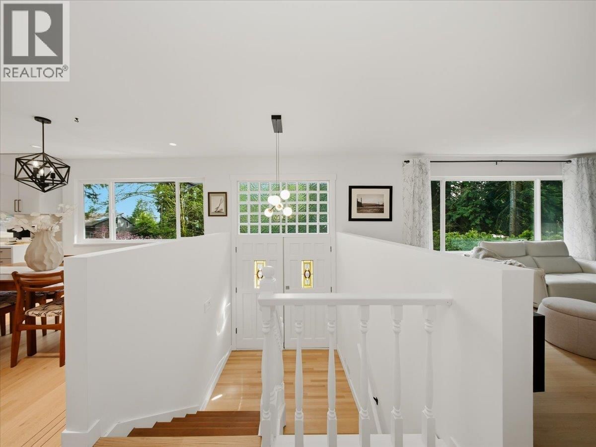 1392 CHAMBERLAIN DRIVE Image 19