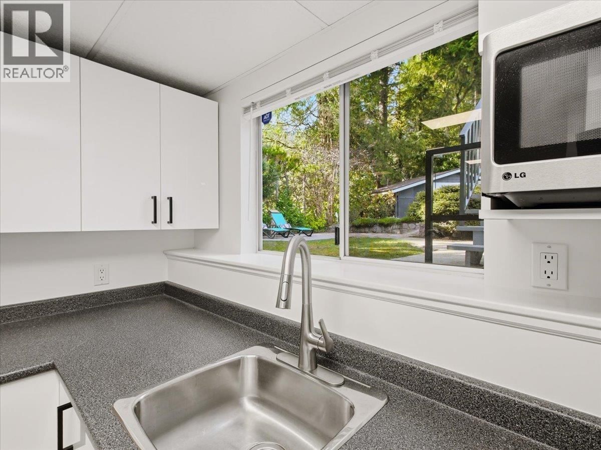 1392 CHAMBERLAIN DRIVE Image 25