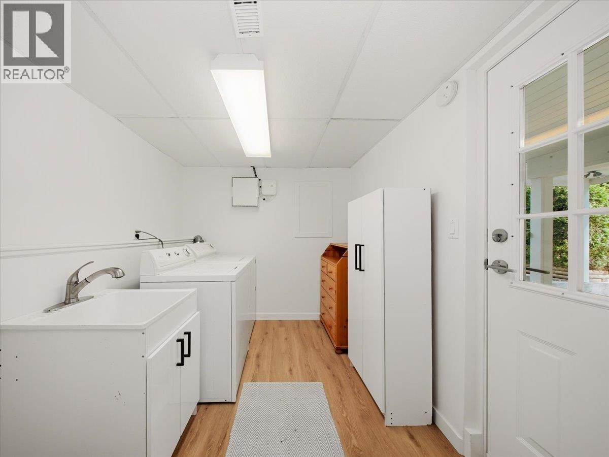 1392 CHAMBERLAIN DRIVE Image 26