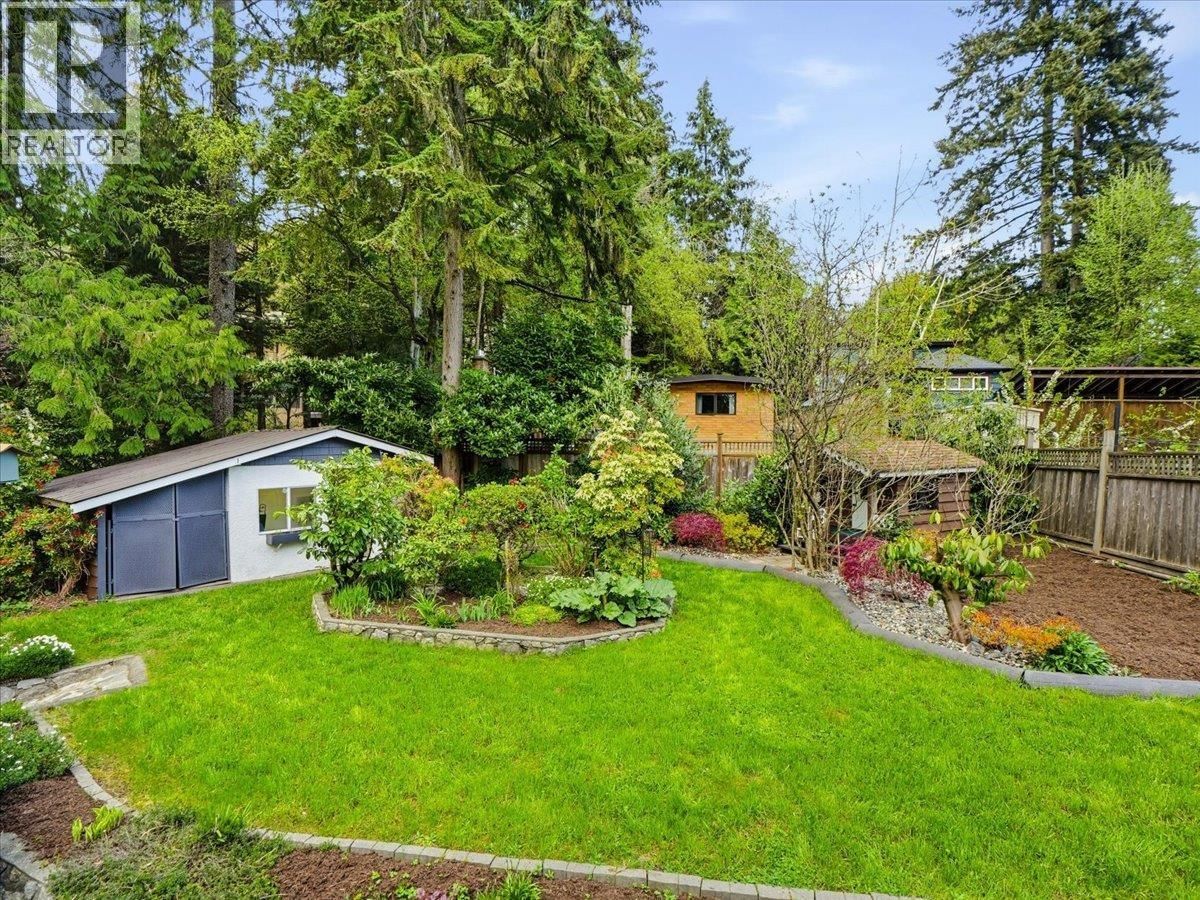 1392 CHAMBERLAIN DRIVE Image 31