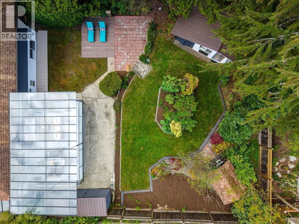 1392 CHAMBERLAIN DRIVE Image 35