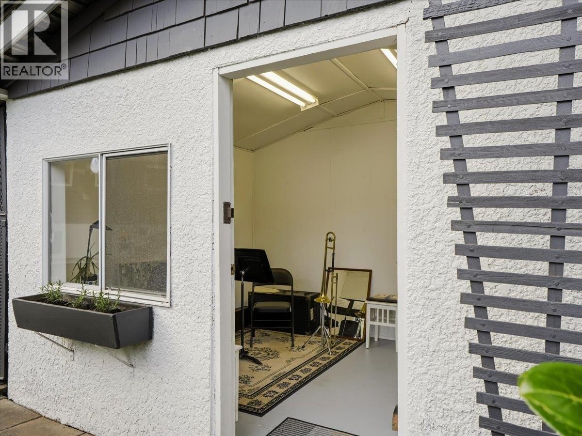 1392 CHAMBERLAIN DRIVE Image 37