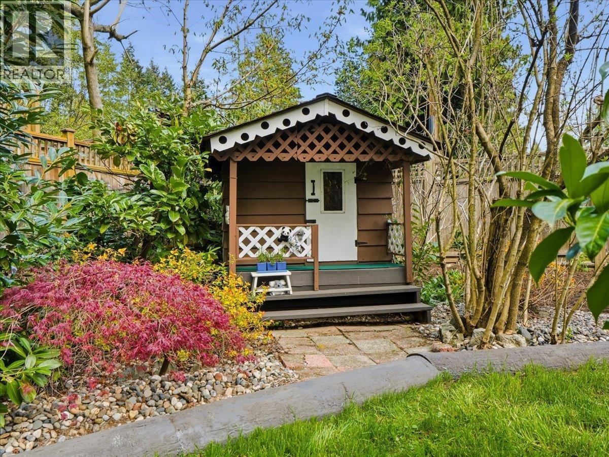 1392 CHAMBERLAIN DRIVE Image 38