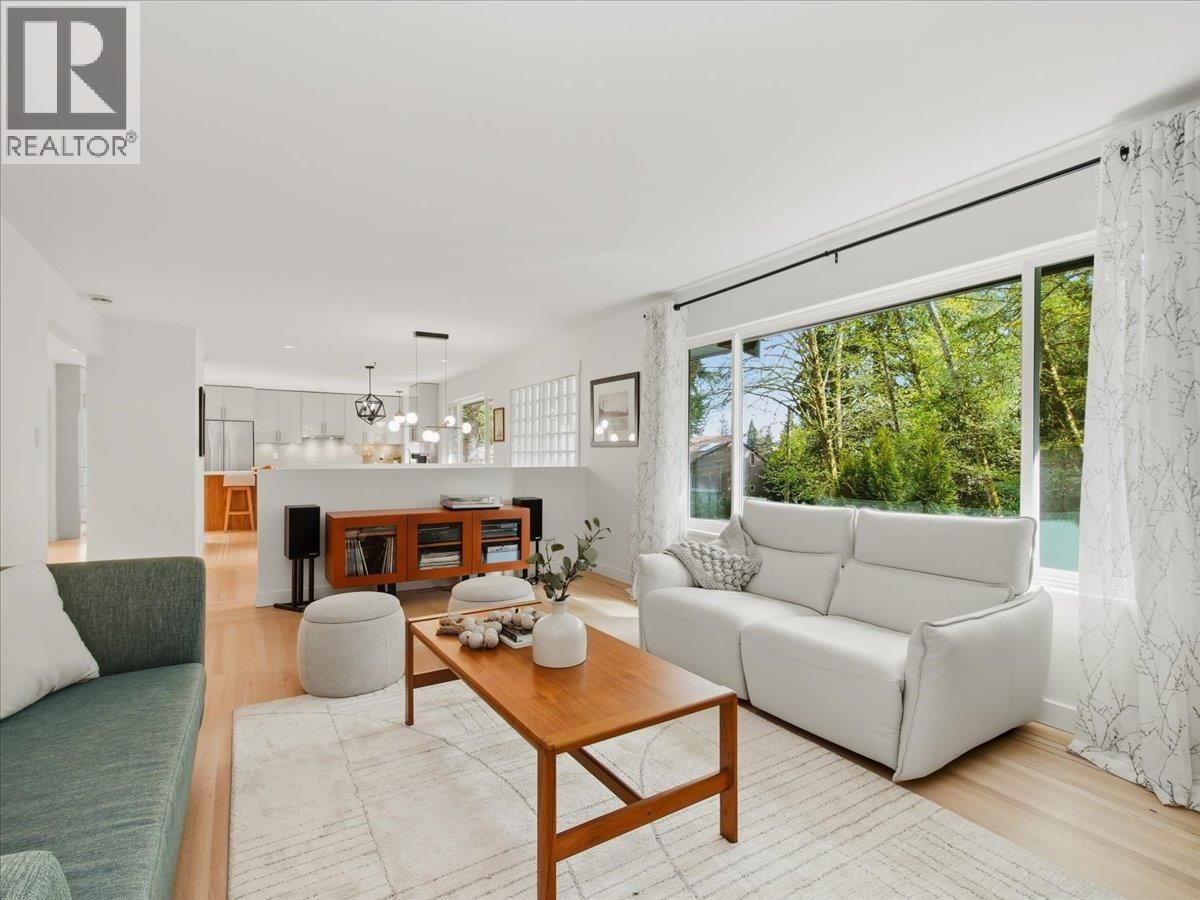 1392 CHAMBERLAIN DRIVE Image 9