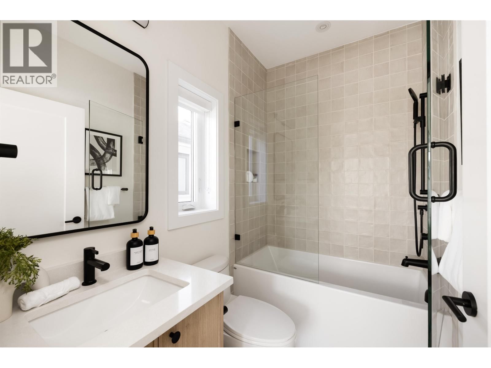 1 - 3141 19 AVENUE Image 21