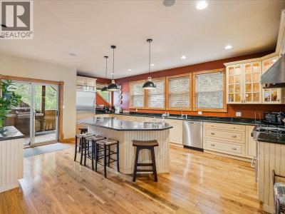 8115 MUIRFIELD Crescent | Whistler British Columbia | Slide Image Eleven