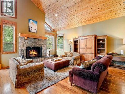 8115 MUIRFIELD Crescent | Whistler British Columbia | Slide Image Four
