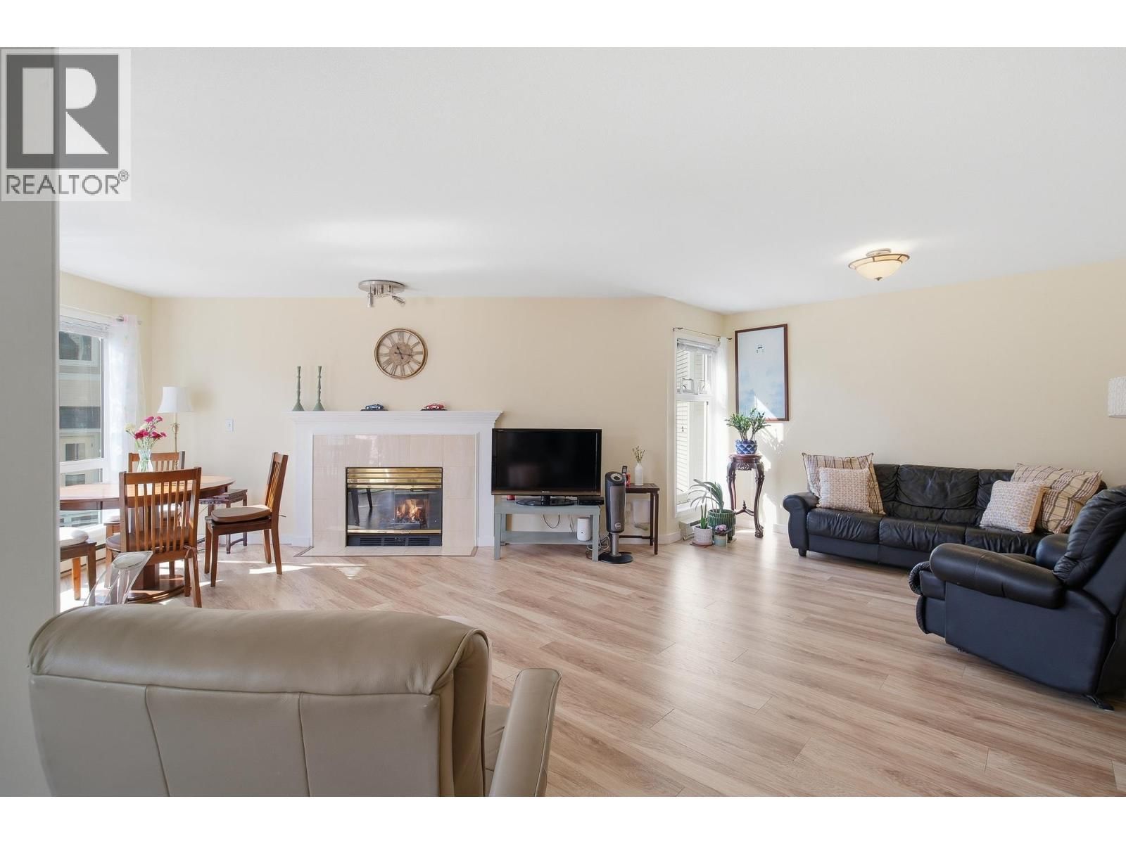 212 - 7437 MOFFATT ROAD Image 11