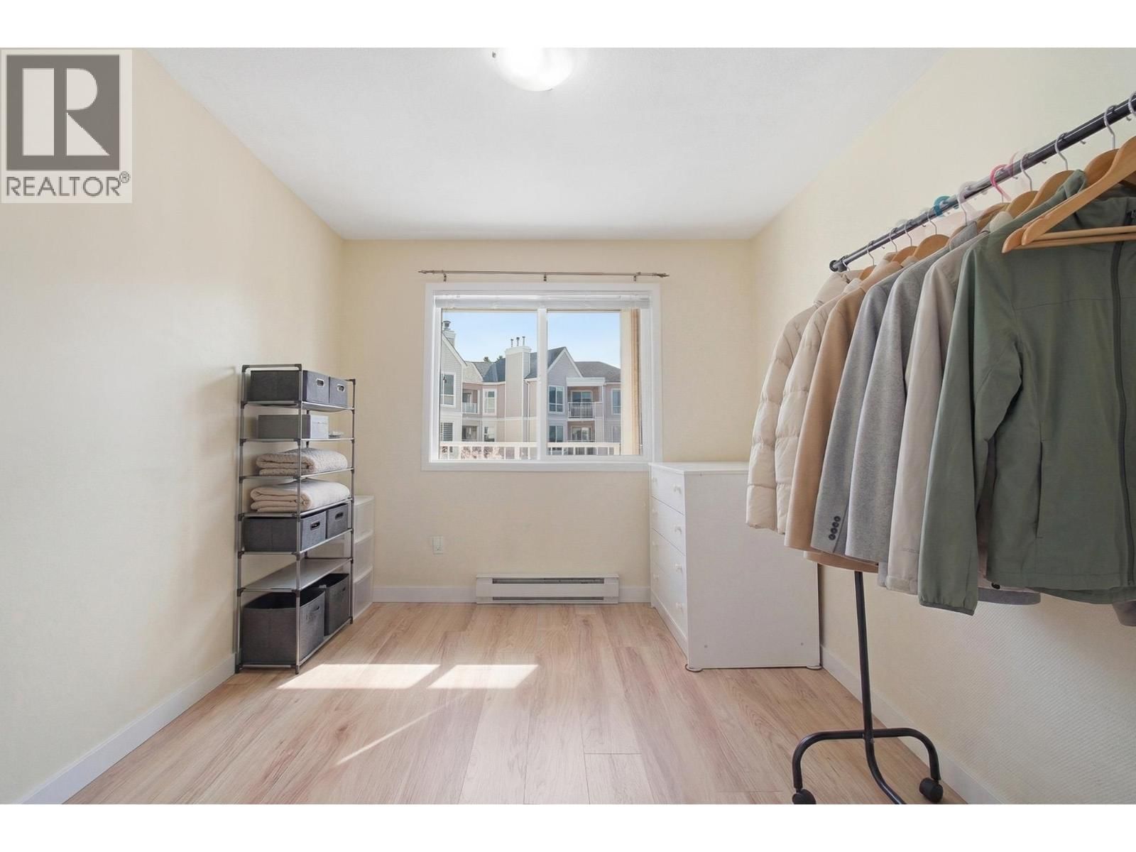 212 - 7437 MOFFATT ROAD Image 27