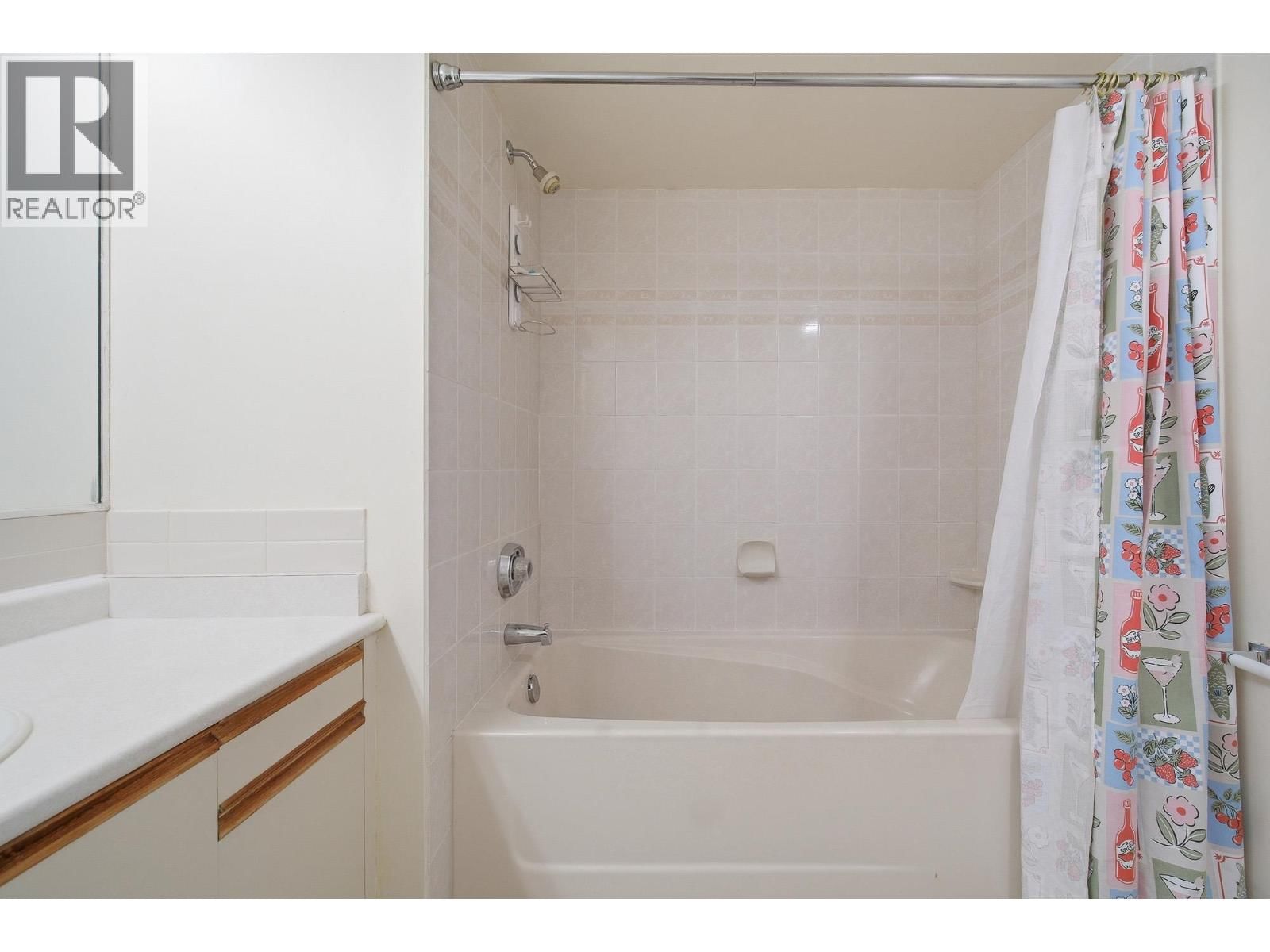 212 - 7437 MOFFATT ROAD Image 31