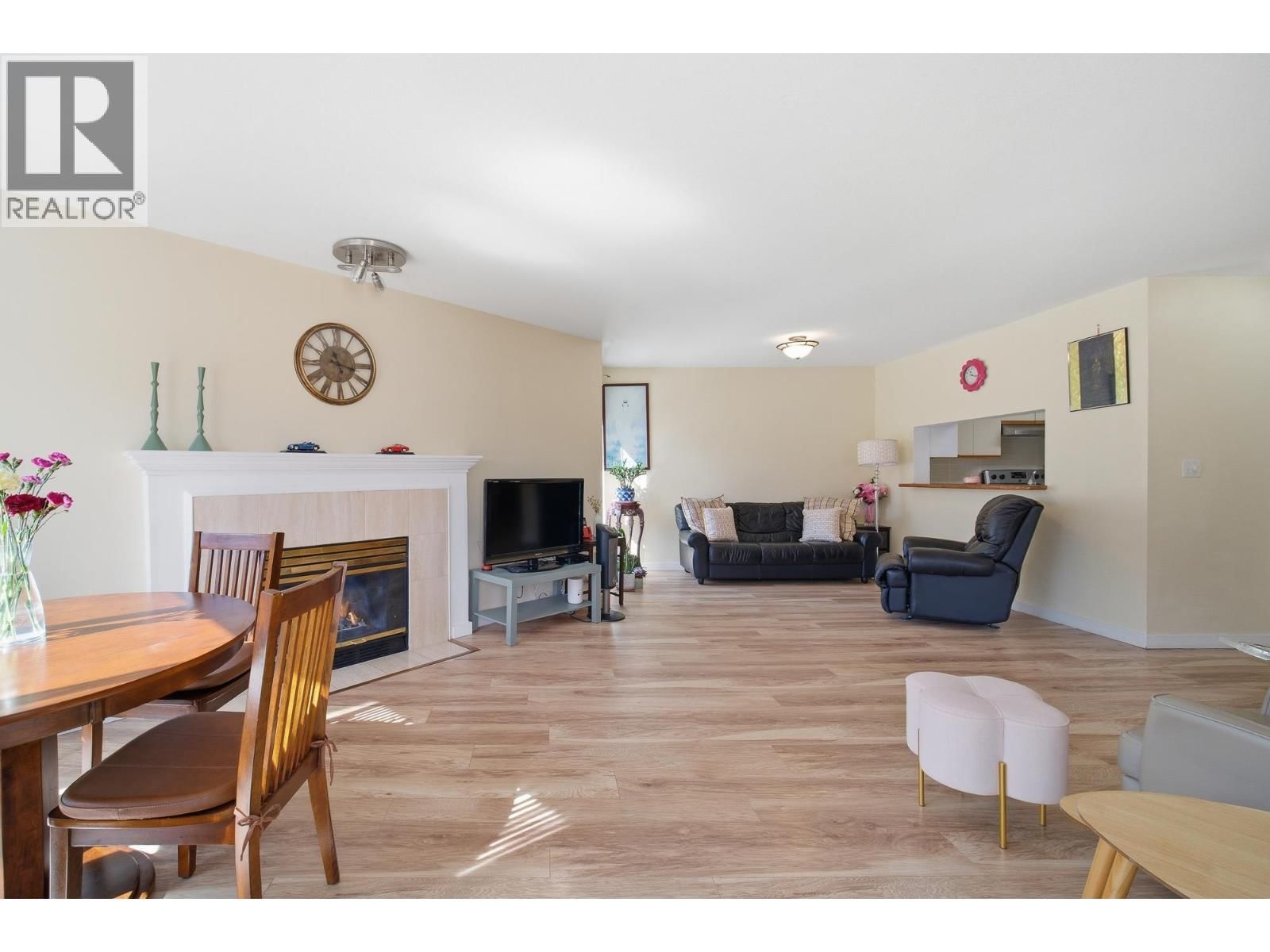 212 - 7437 MOFFATT ROAD Image 4