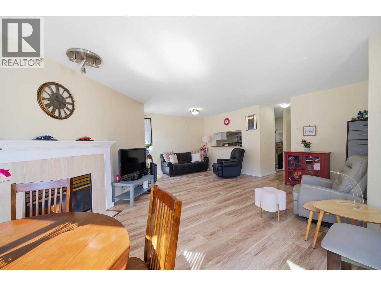 212 - 7437 MOFFATT ROAD Image 5