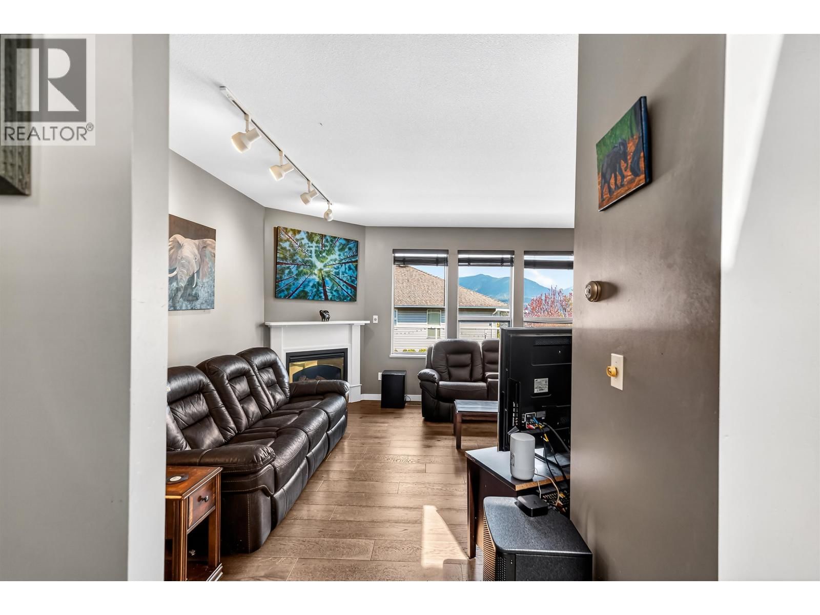 5796 TRAIL AVENUE Image 18