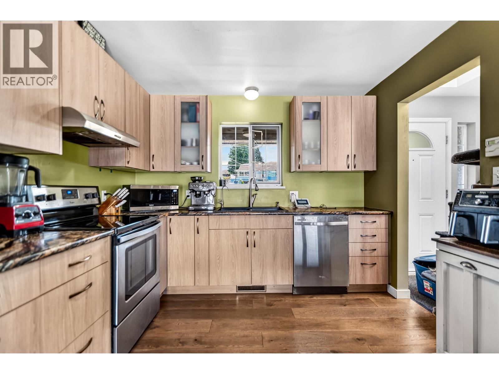 5796 TRAIL AVENUE Image 23