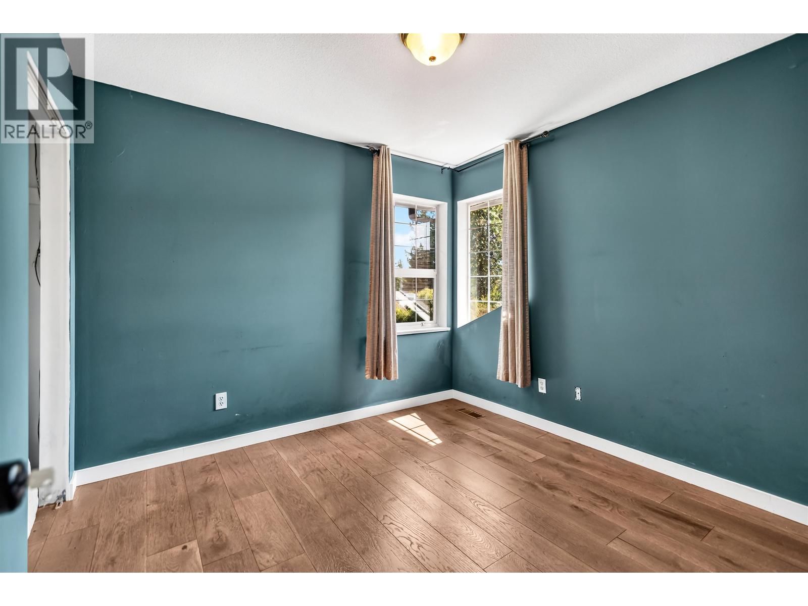 5796 TRAIL AVENUE Image 32