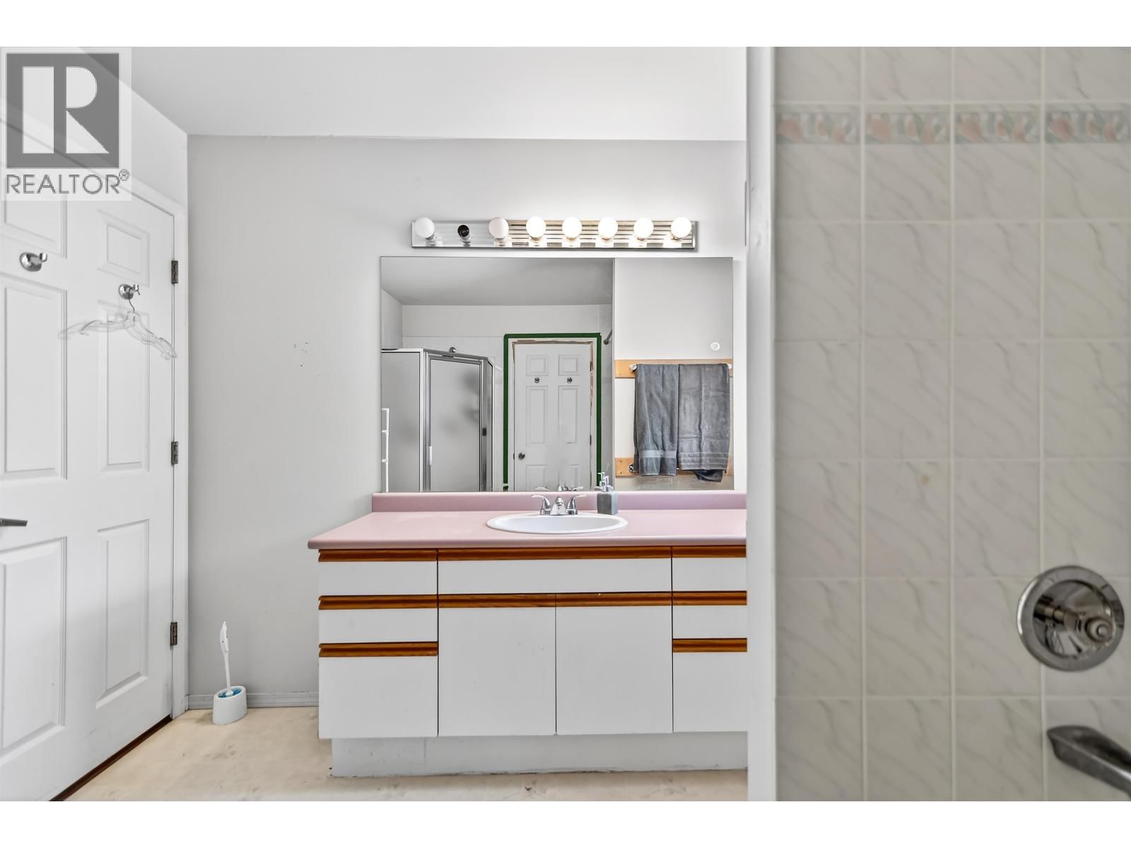 5796 TRAIL AVENUE Image 34