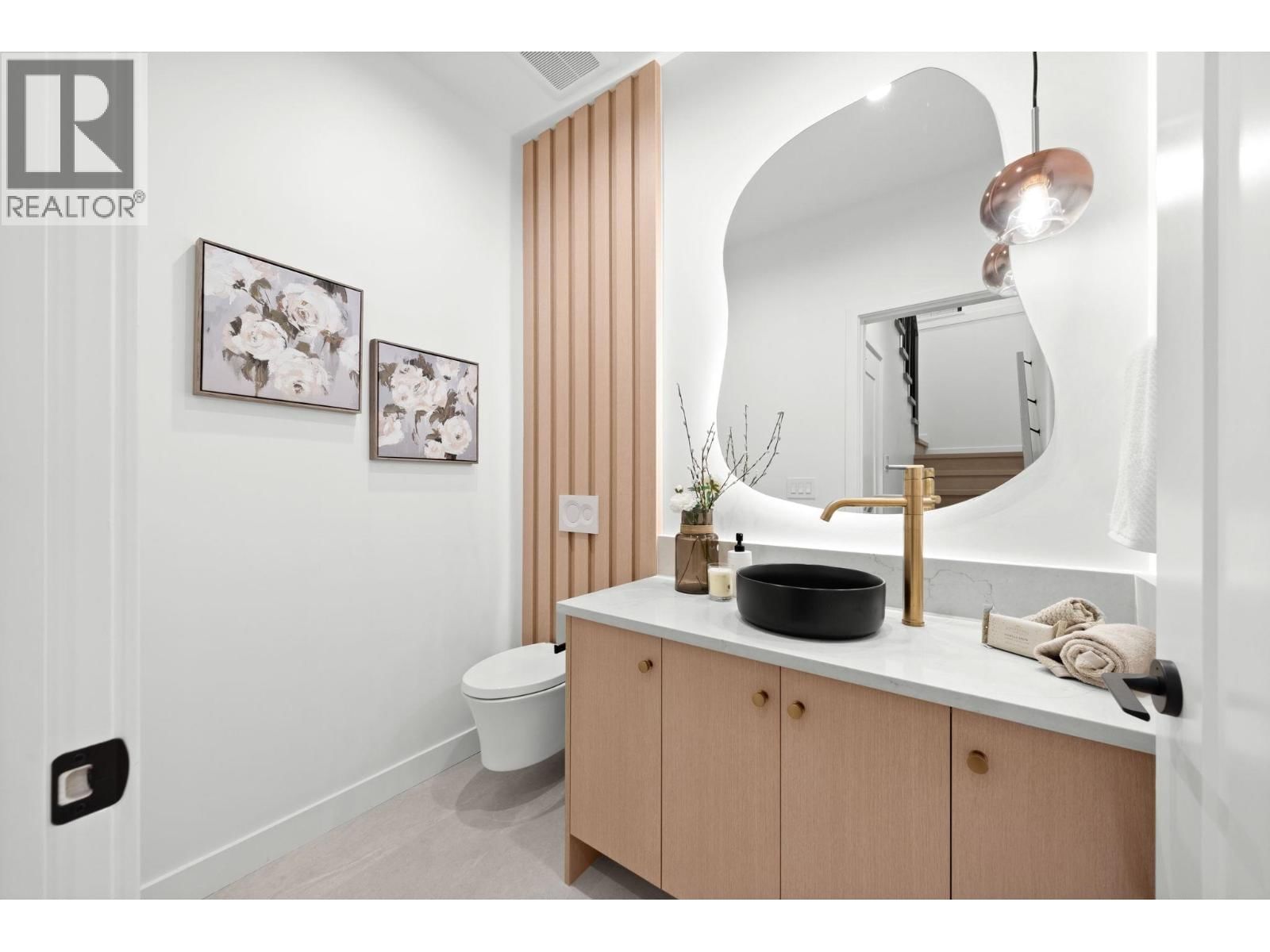 1 - 2247 PARKER STREET Image 16