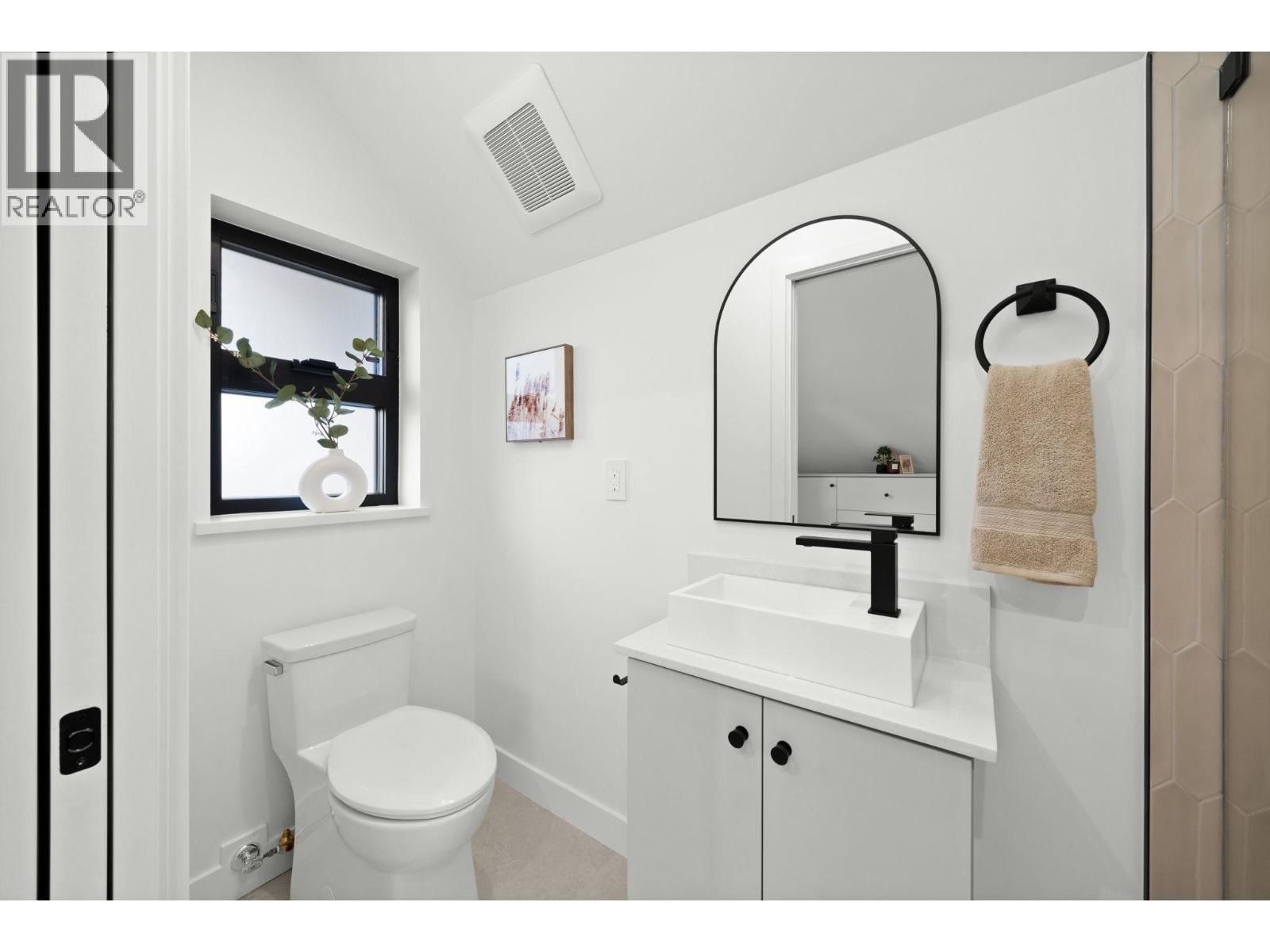 1 - 2247 PARKER STREET Image 27