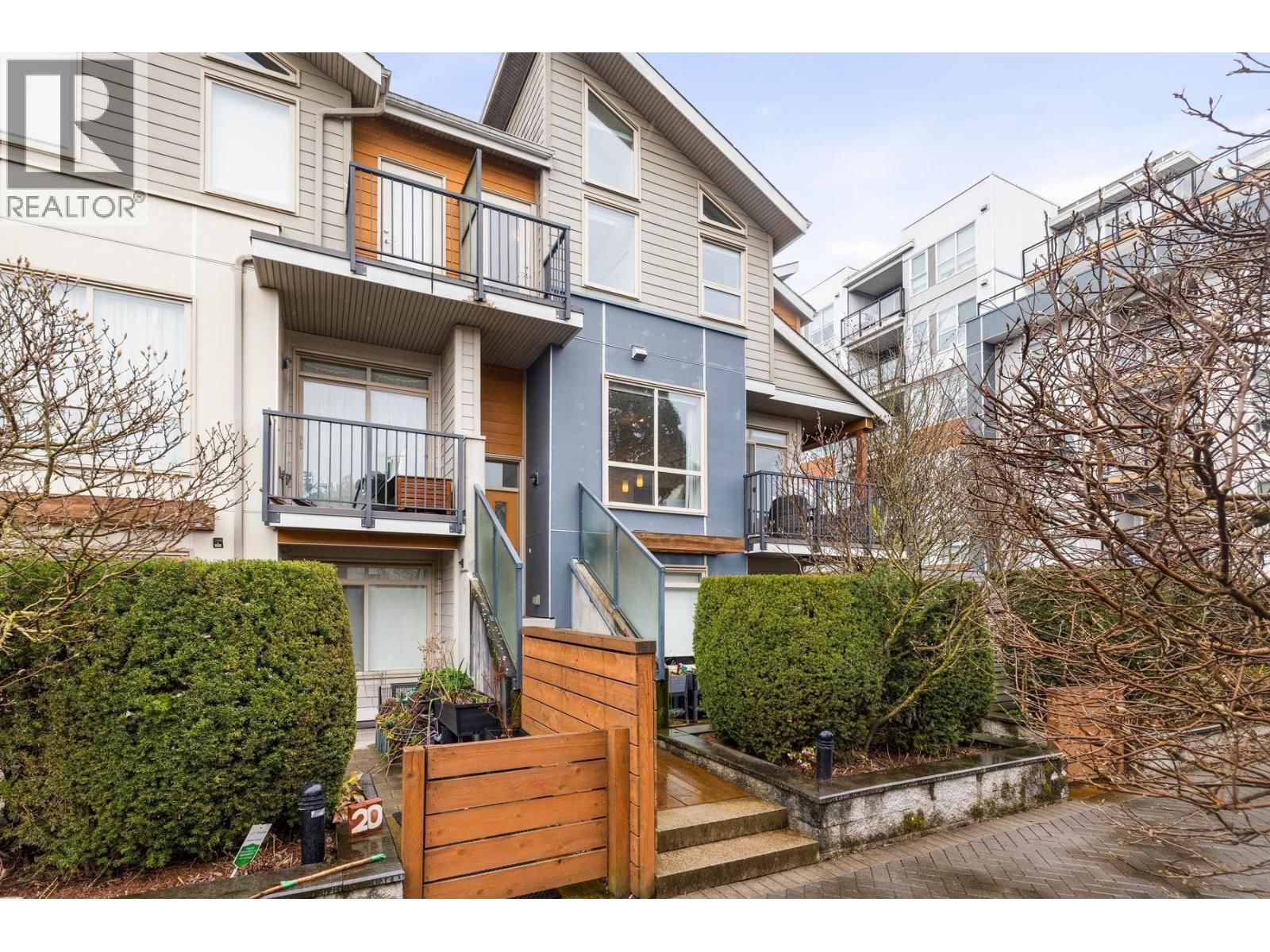 50 - 10133 RIVER DRIVE Image 1