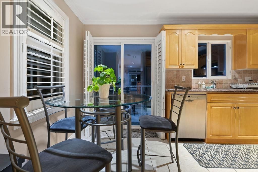 2517 MARINE DRIVE Image 11