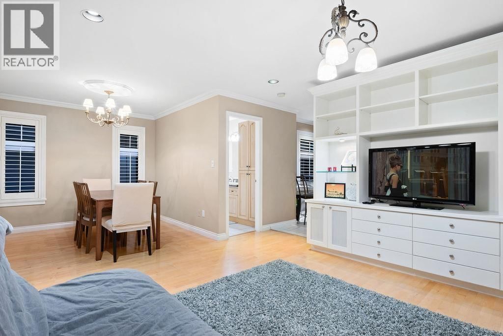 2517 MARINE DRIVE Image 15