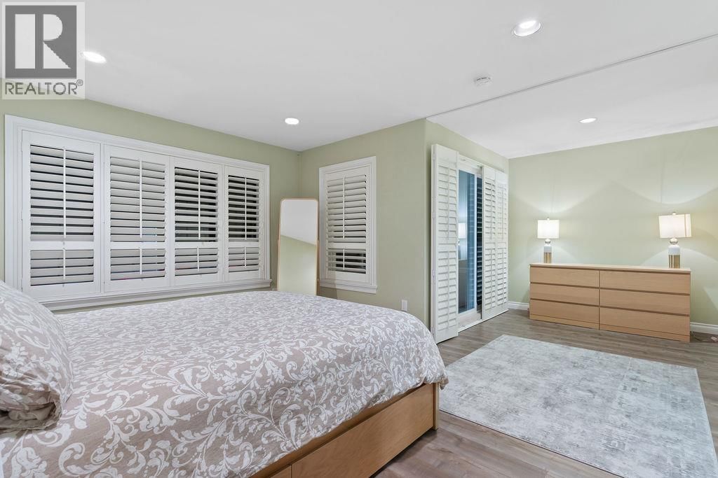 2517 MARINE DRIVE Image 25