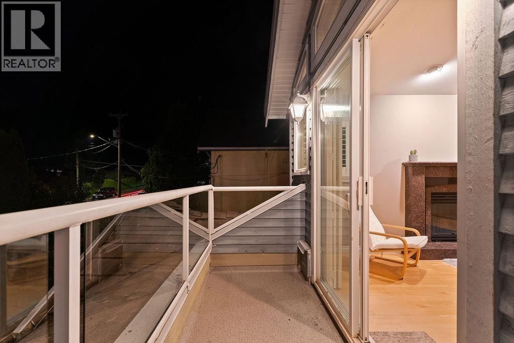 2517 MARINE DRIVE Image 34