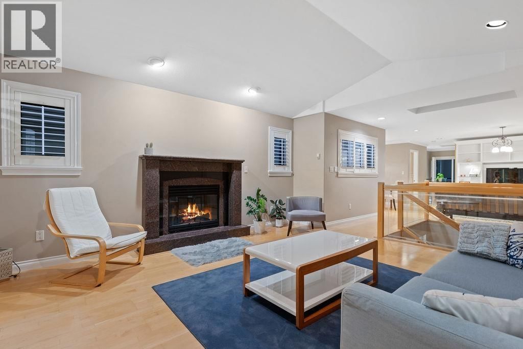 2517 MARINE DRIVE Image 6