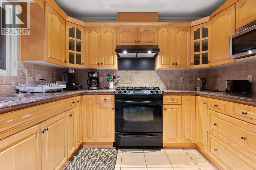 2517 MARINE DRIVE Image 8