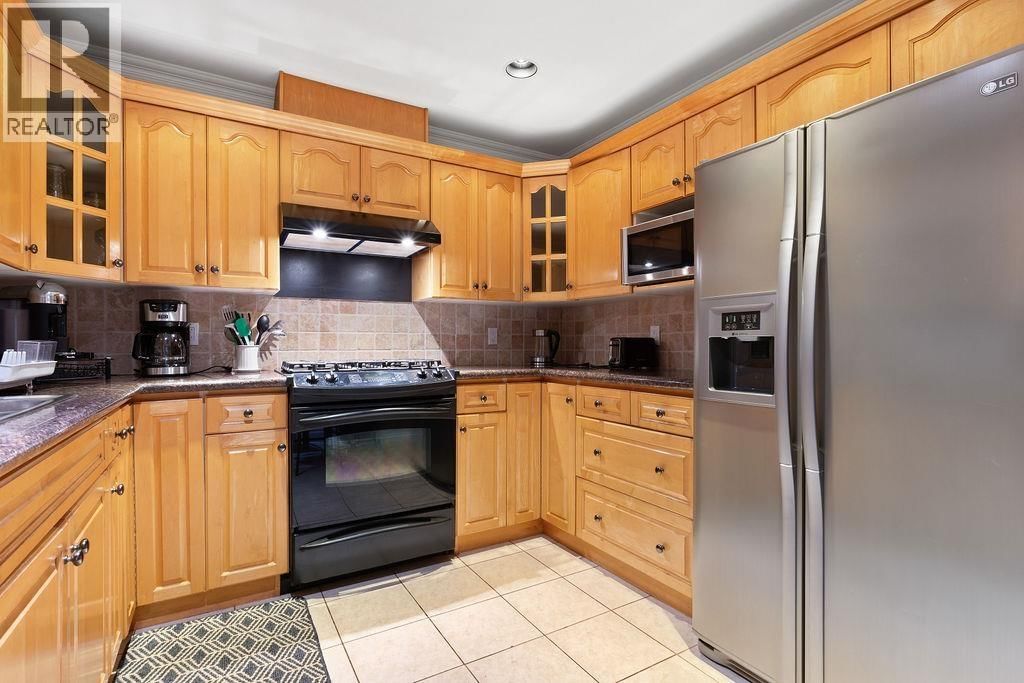 2517 MARINE DRIVE Image 9