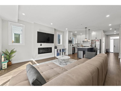 20520 76A Avenue | Langley British Columbia | Slide Image Three