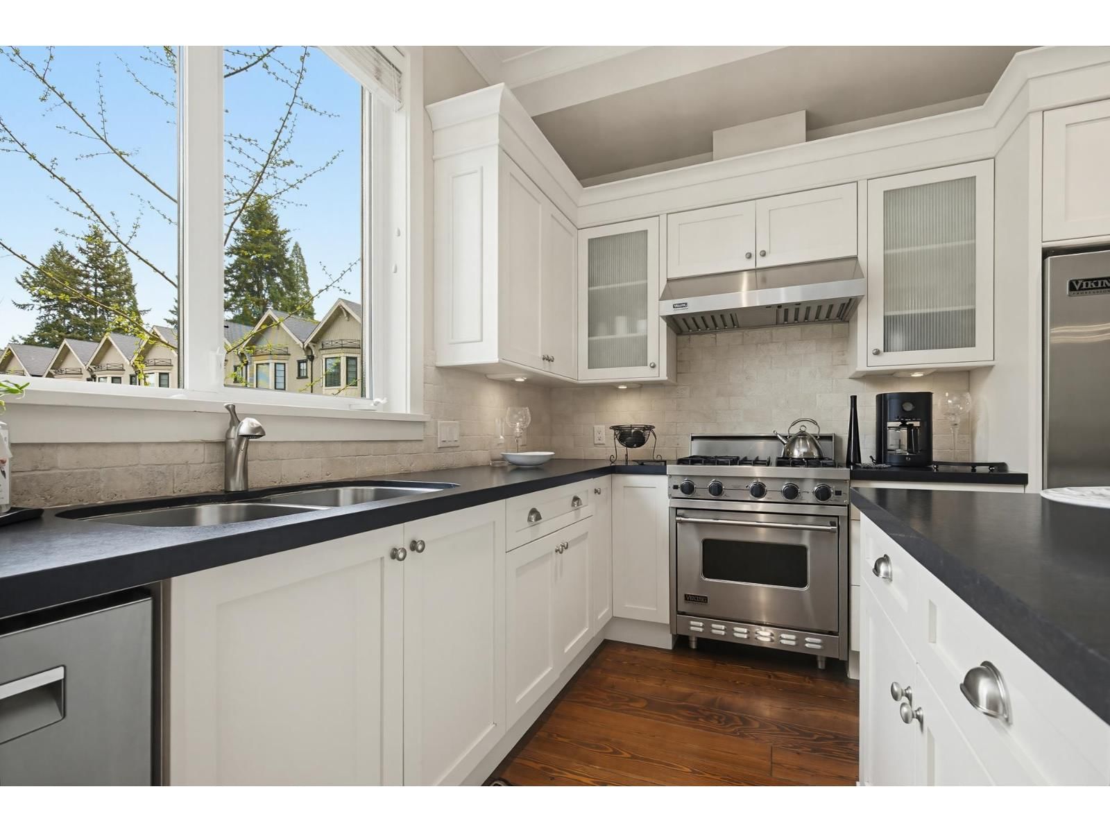 526 - 2580 LANGDON STREET Image 9