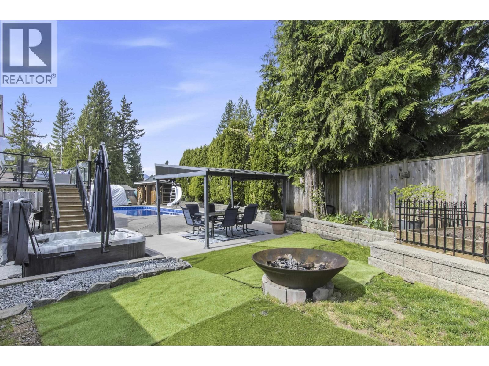 2541 MONTROSE WAY Image 12