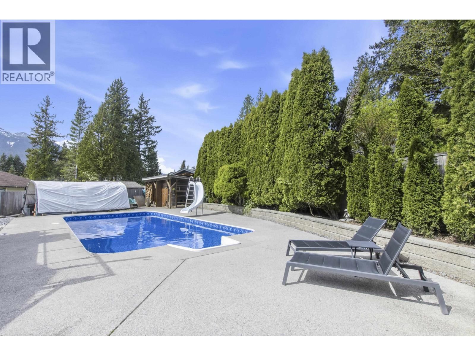 2541 MONTROSE WAY Image 14