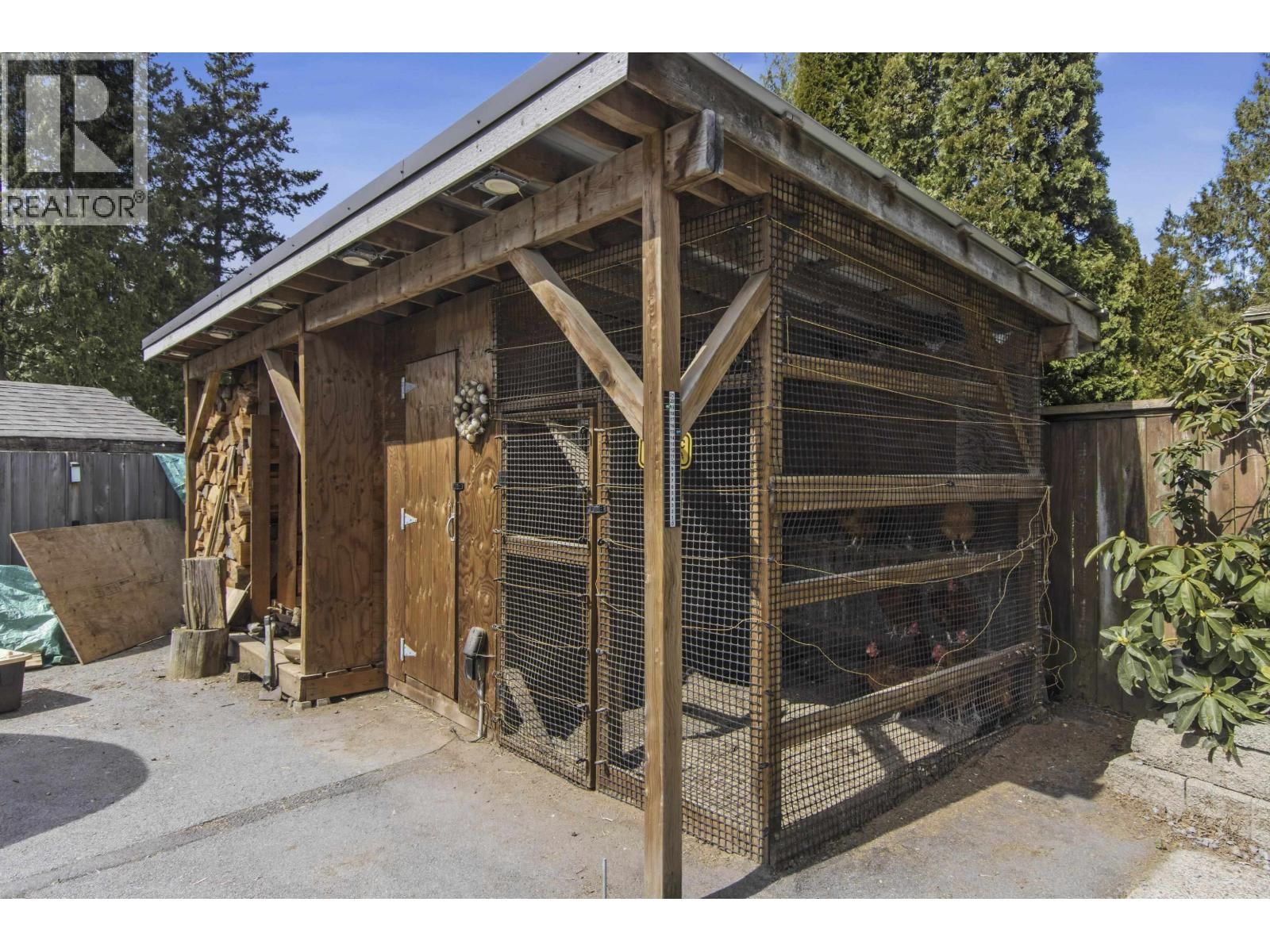 2541 MONTROSE WAY Image 15