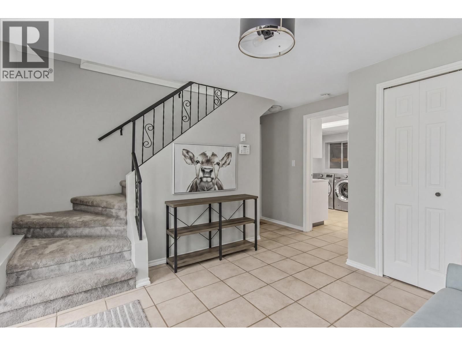 2541 MONTROSE WAY Image 17