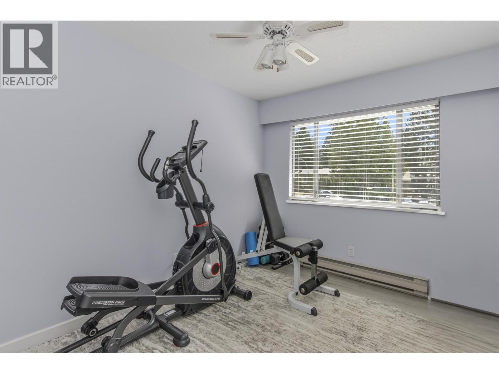 2541 MONTROSE WAY Image 18