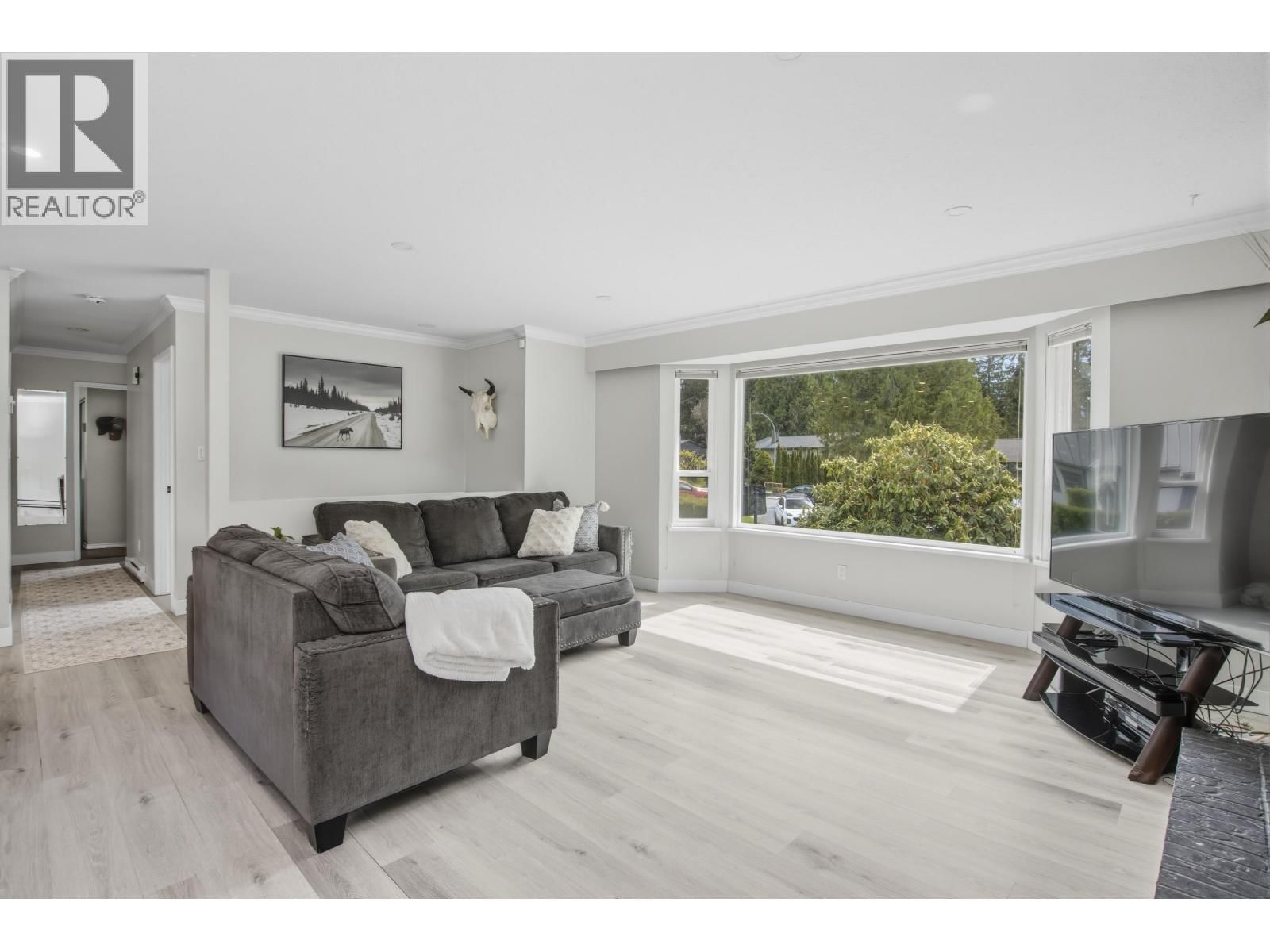 2541 MONTROSE WAY Image 24