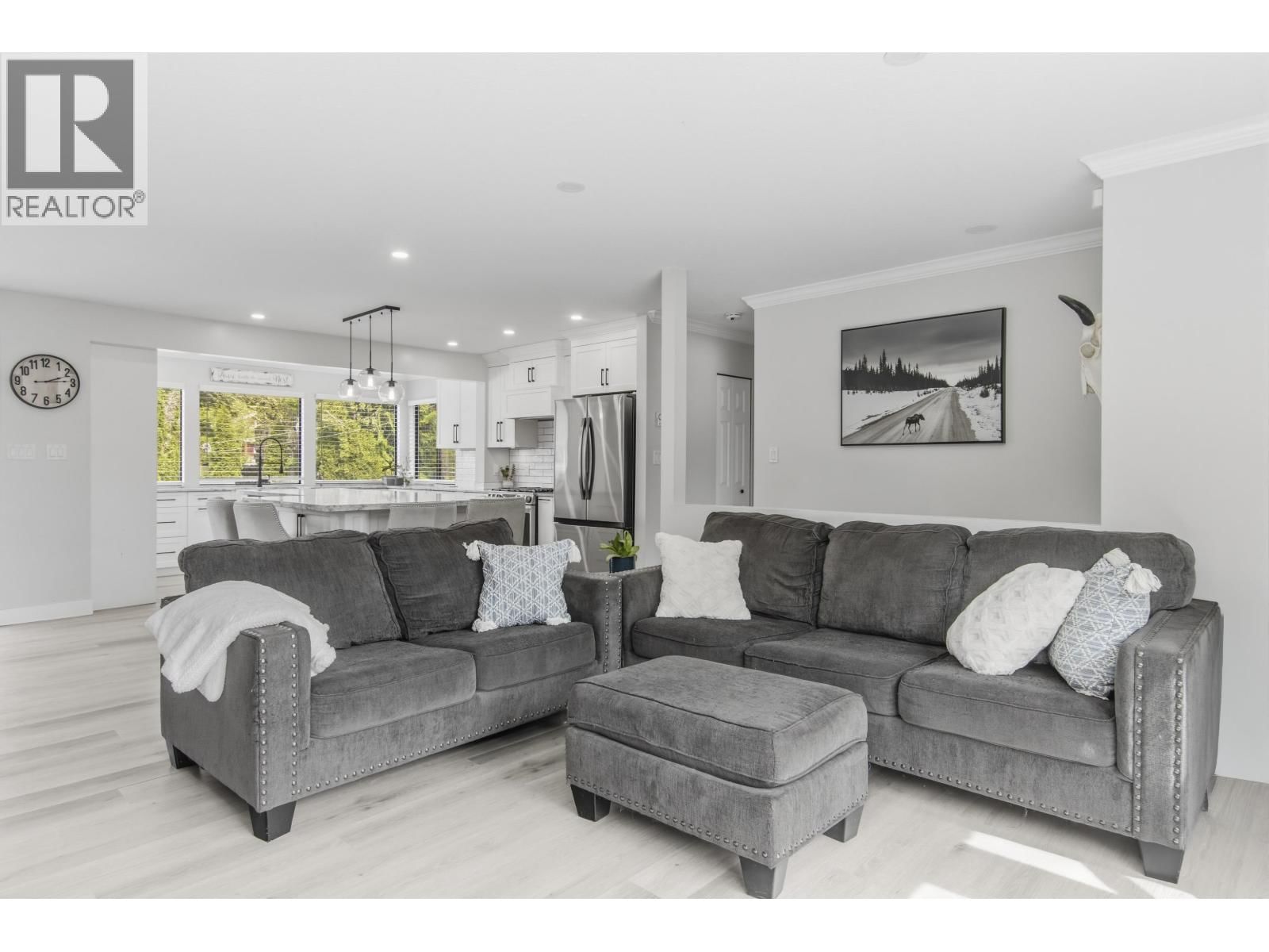 2541 MONTROSE WAY Image 25