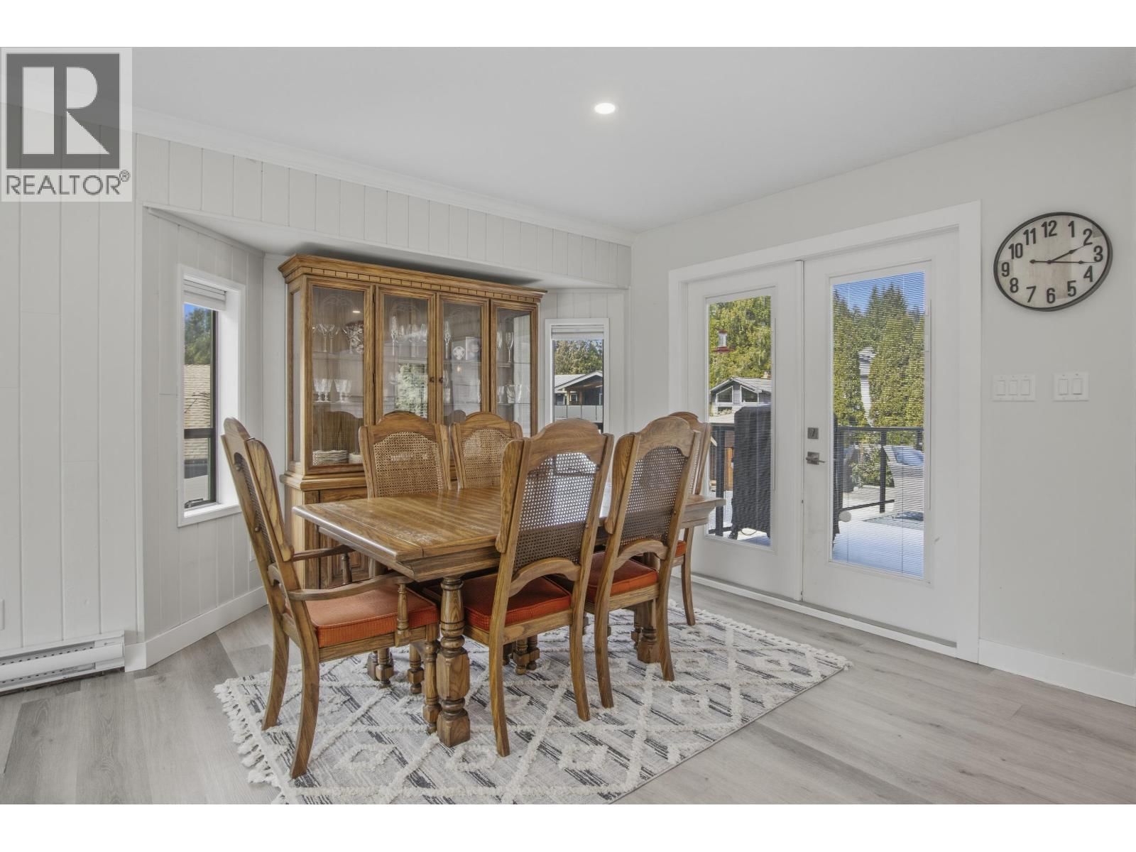 2541 MONTROSE WAY Image 28