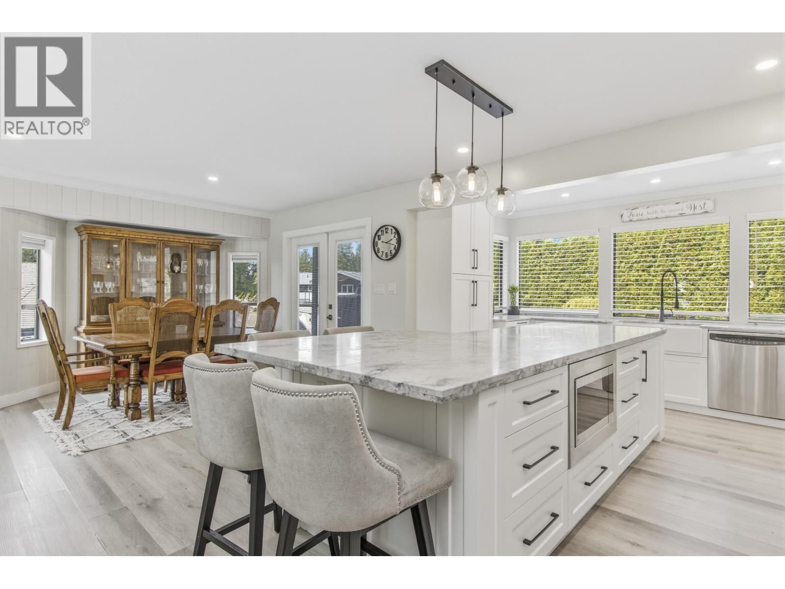 2541 MONTROSE WAY Image 29