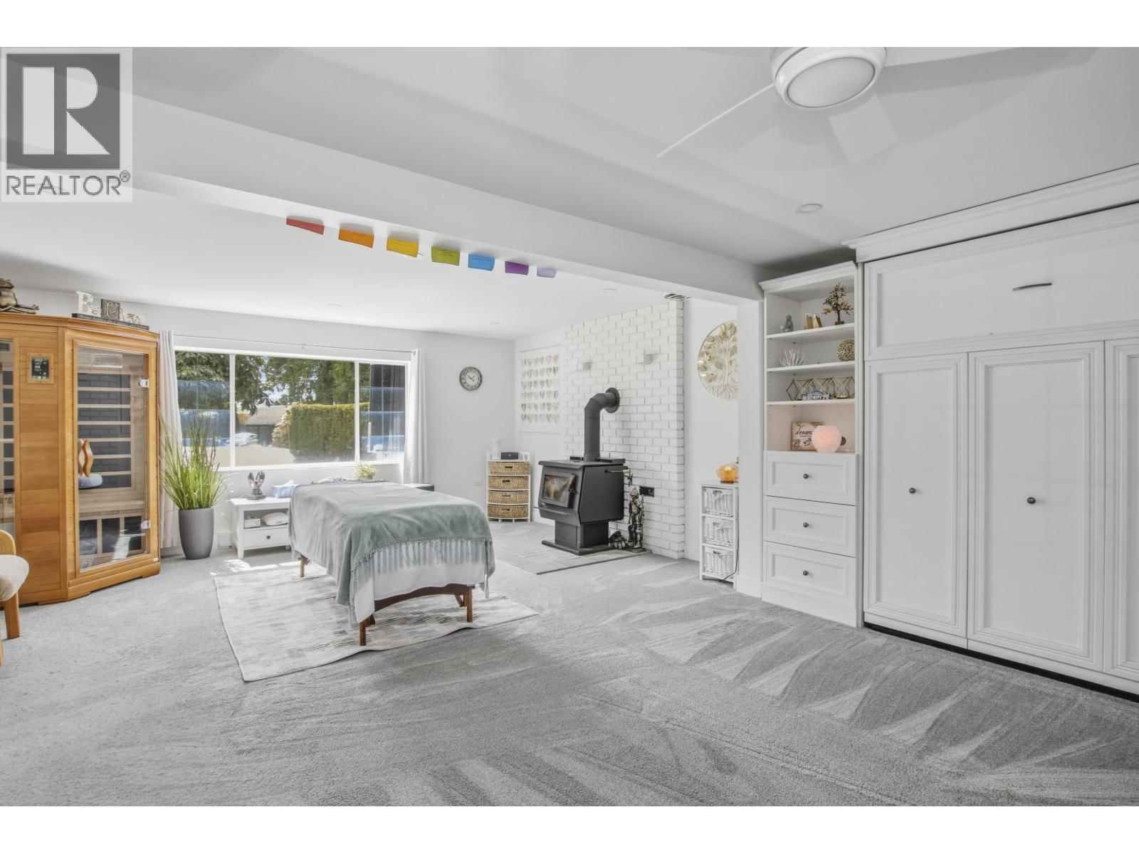 2541 MONTROSE WAY Image 37