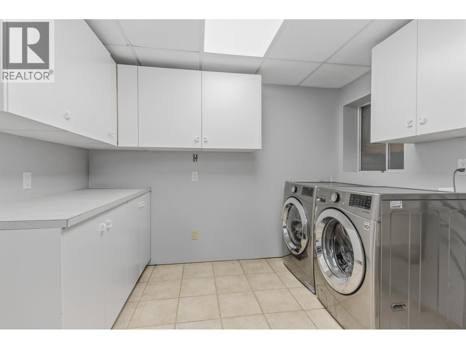 2541 MONTROSE WAY Image 38