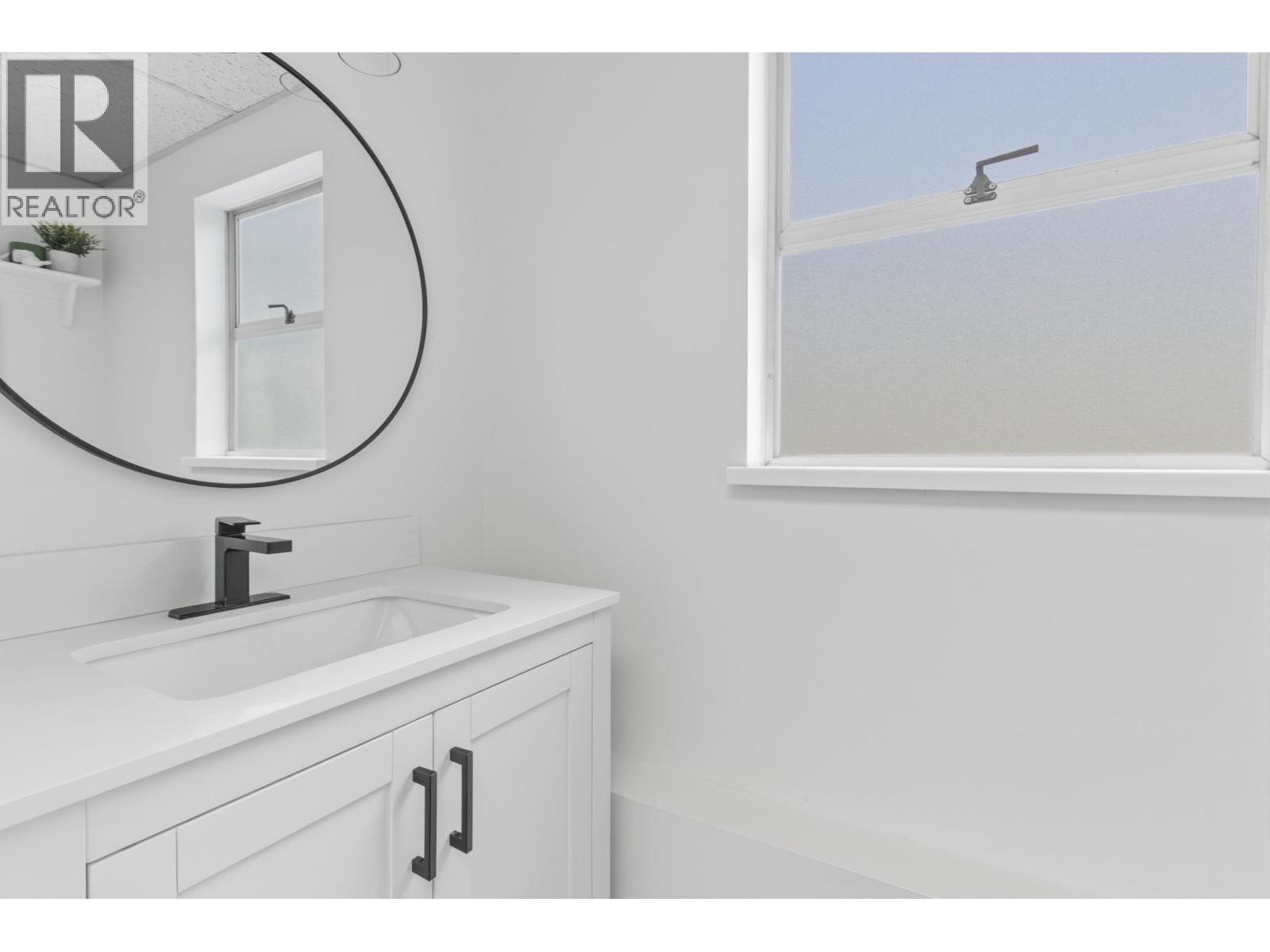 2541 MONTROSE WAY Image 39