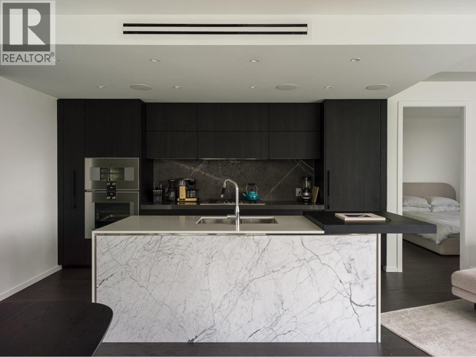 1601 QUEBEC Street, Vancouver, British Columbia V6A 0J9